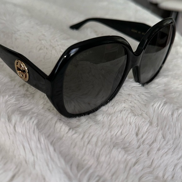 Gucci Other - Gucci sunglasses